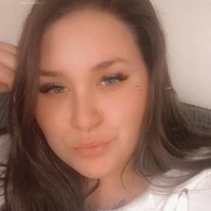 Meet your Posher, Cyntia